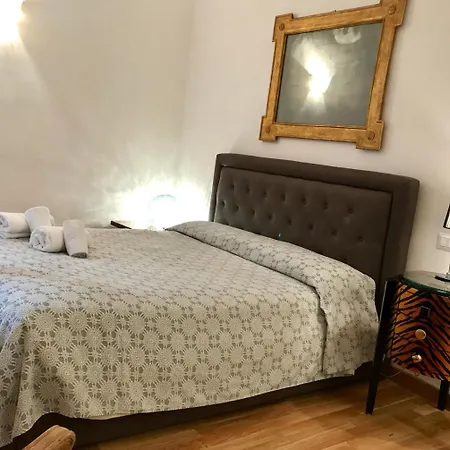 Biancalunagiulia بيت ضيافة 4*